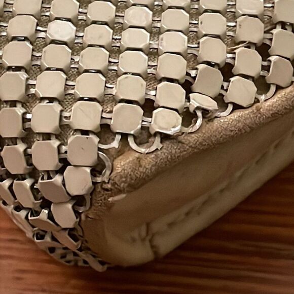 Whiting & Davis Vintage Cream Chainmail Mesh Enamel Crossbody Bag Purse - Picture 12 of 14